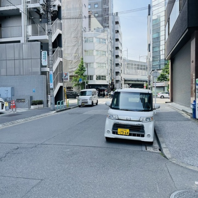 神田STビル ビル前面道路