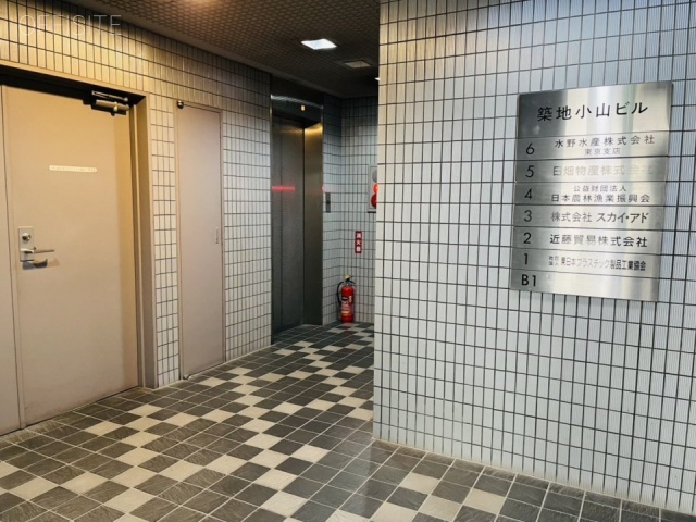 築地小山ビル　エントランス