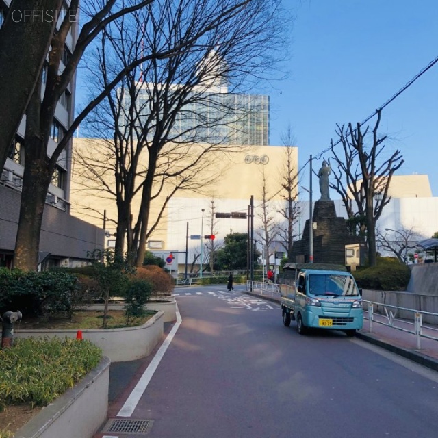 原宿パークマンション ビル前面道路