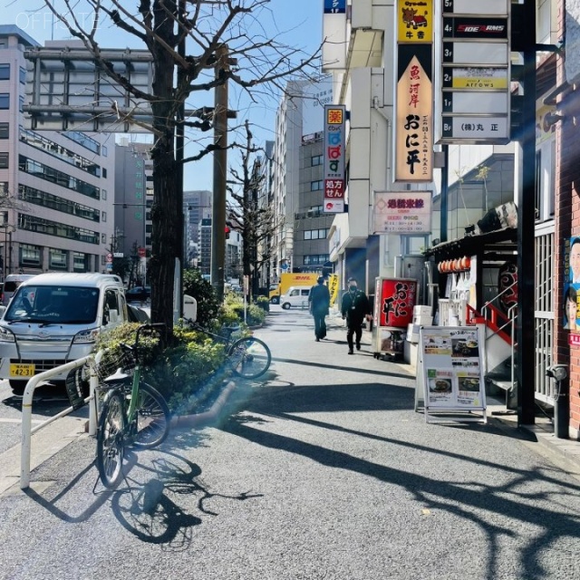 長谷川ビル 前面歩道