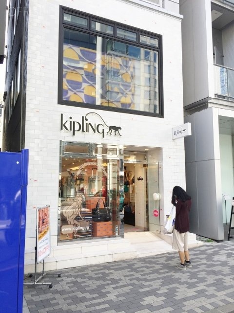 原宿こみやビル 1階