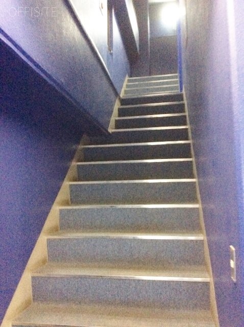 ビーバーズ高田馬場ビル 階段