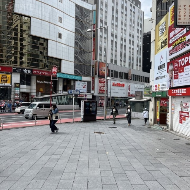 小林ビル 前面歩道