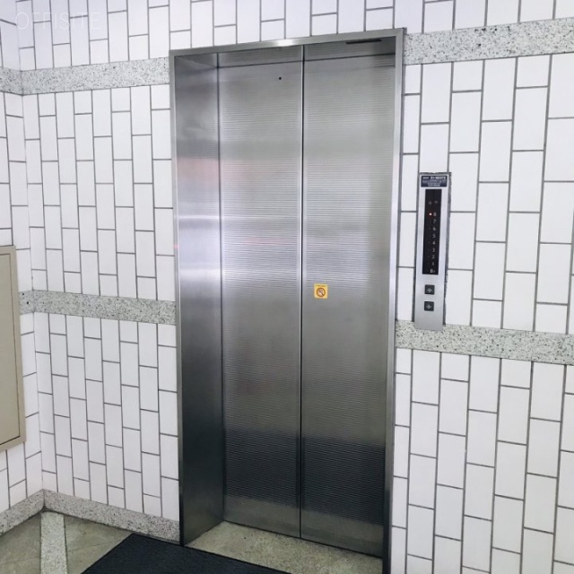 吉岡ビル エレベーター