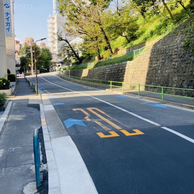 VPO赤坂 ビル前面道路