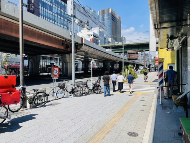 大原ビル　前面歩道