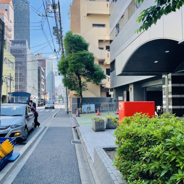 オーキッドビル 前面歩道