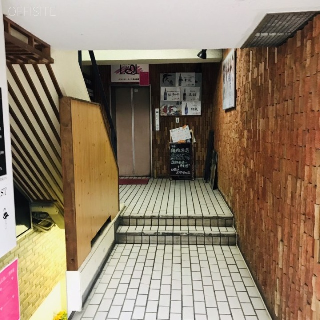 三大ビル エントランス