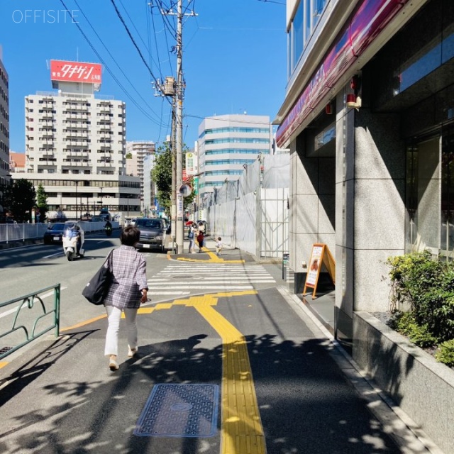 アクシス五反田ビル ビル前面道路