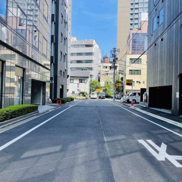 茅場町ブロードスクエア 側道