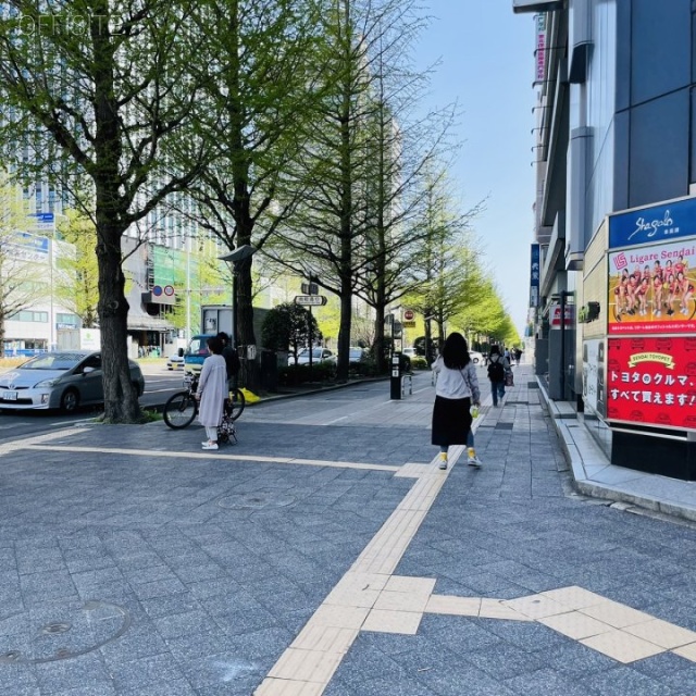 カメイ仙台中央ビル 前面歩道