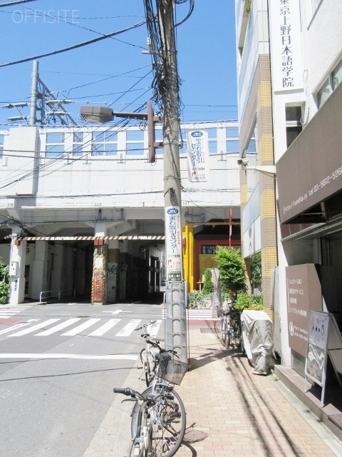 第3オリエントビル ビル前面道路