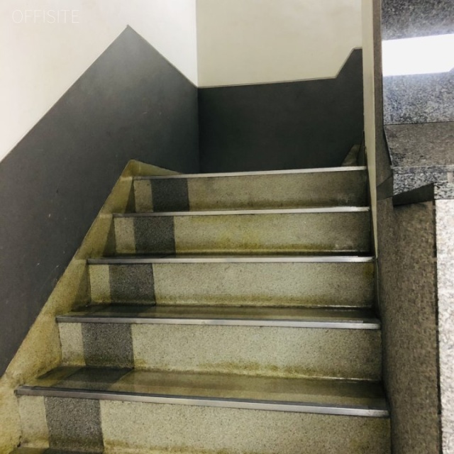 渡辺ビル エントランス