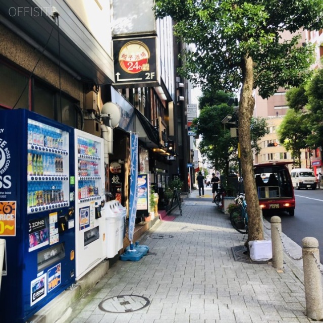 YUKEN新橋ビル ビル前面道路