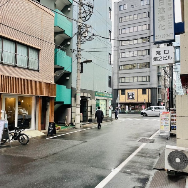 菊地ビル 前面道路