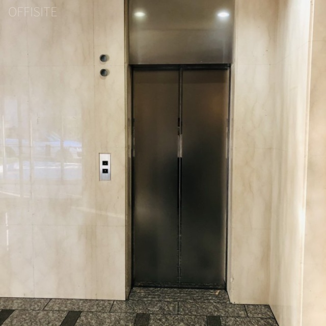 青山サンライトビル エレベーター