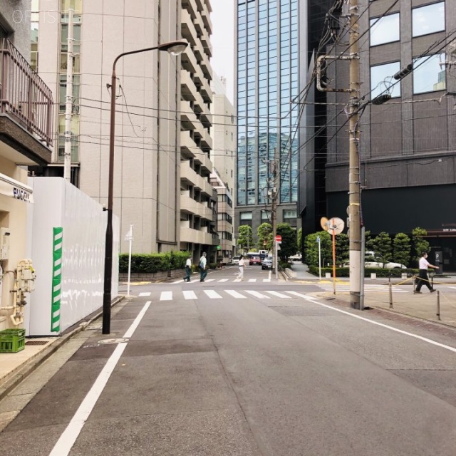 九段アビタシオン ビル前面道路