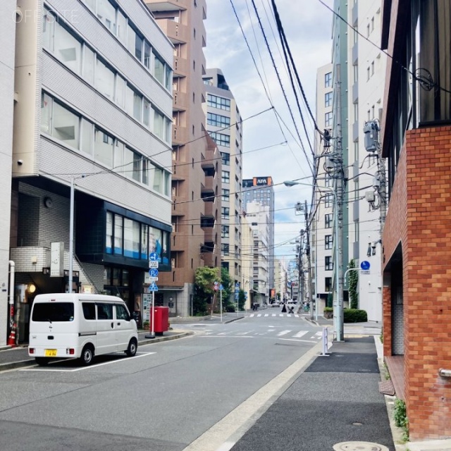 aLART日本橋小伝馬町 ビル前面道路