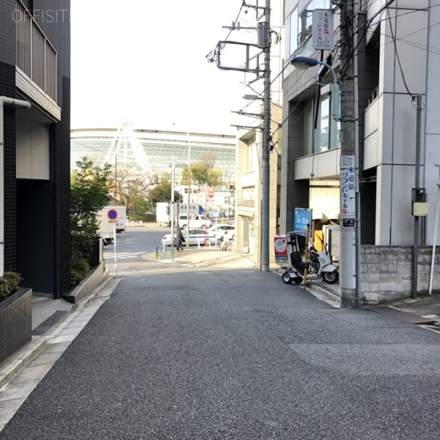 後楽園キャステール ビル前面道路