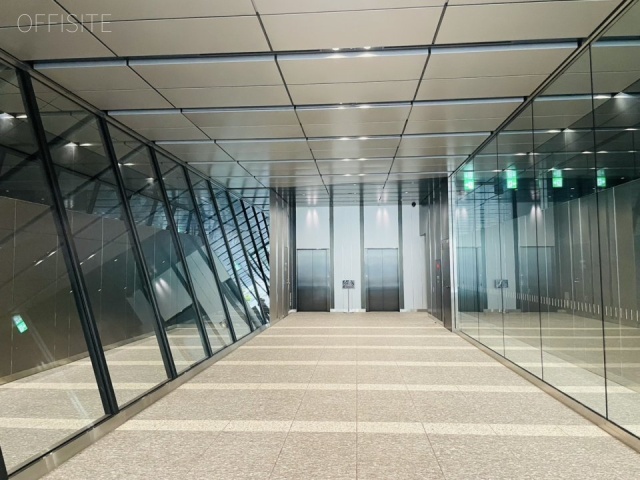 住友不動産水道橋西口ビル　エントランス