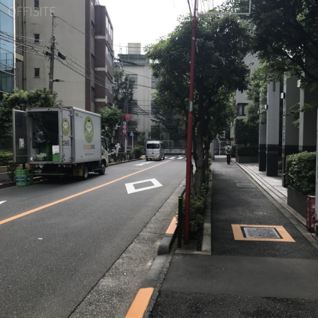 パークサイド山口 ビル前面道路