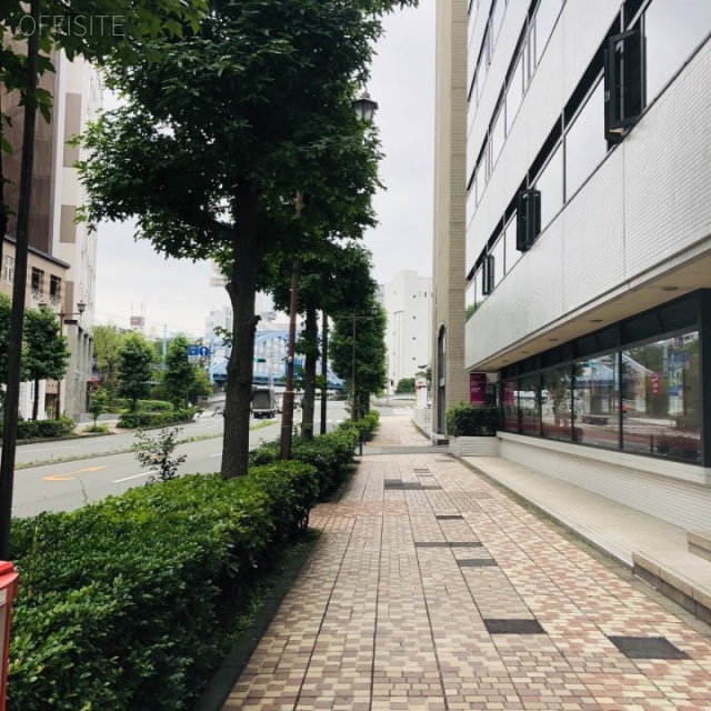 日本生命横浜尾上町ビル ビル前面道路