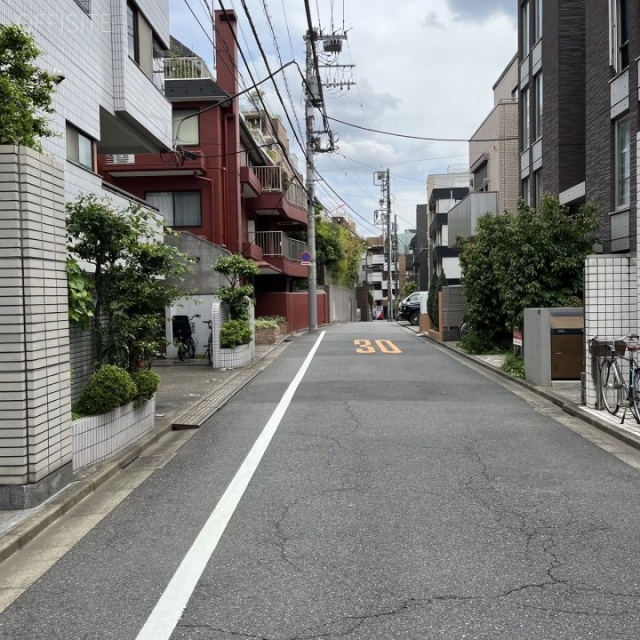 RIS原宿 前面道路