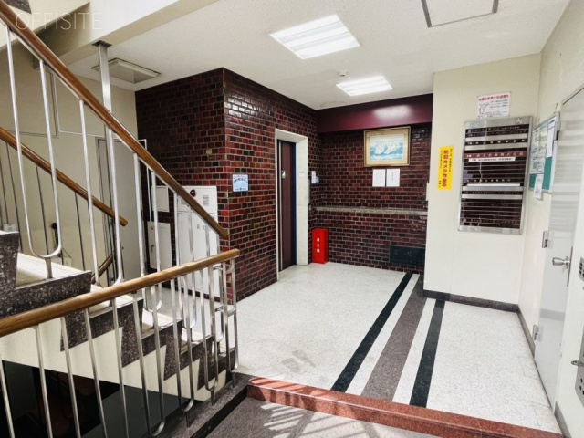 第一上野ビル　エントランス