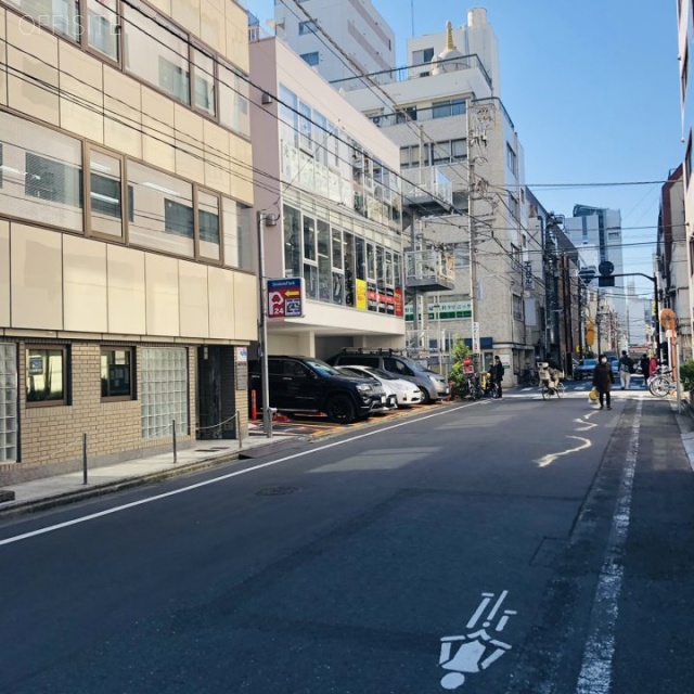 ARTビル ビル前面道路