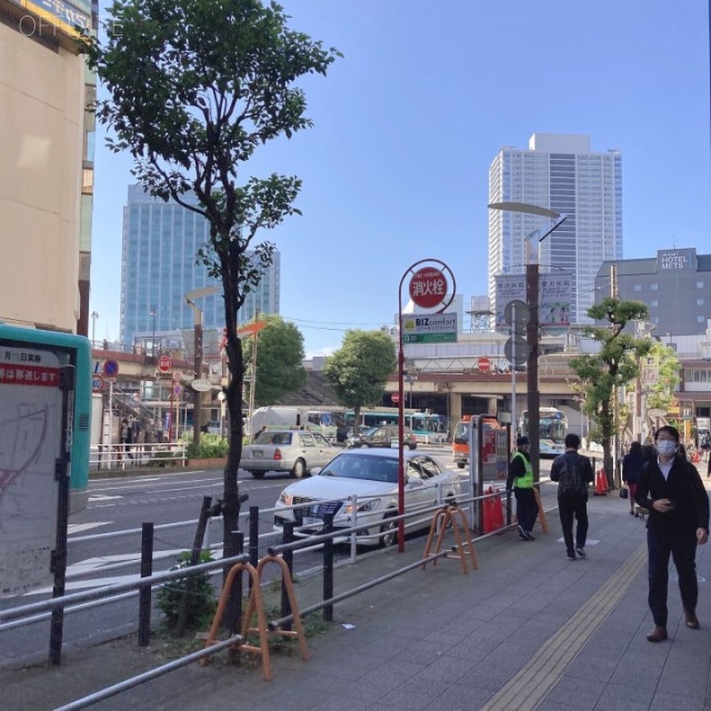 津田沼駅前安田ビル ビル前面道路