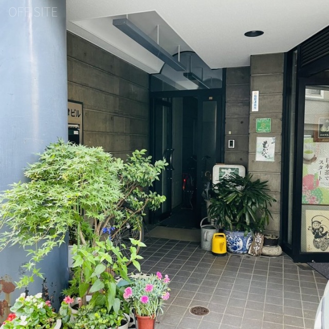 堀津ビル エントランス