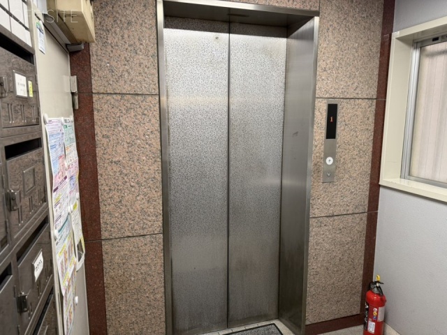 小林ビル エレベーター
