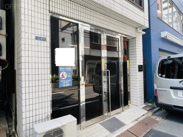 山本ビル　オフィスビル出入口
