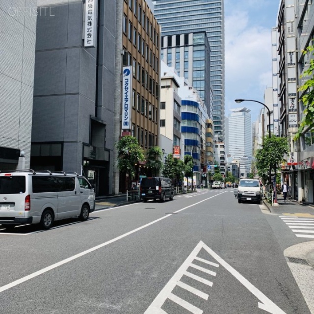 TAMA WOODY GATE SHIMBASHI ビル前面道路