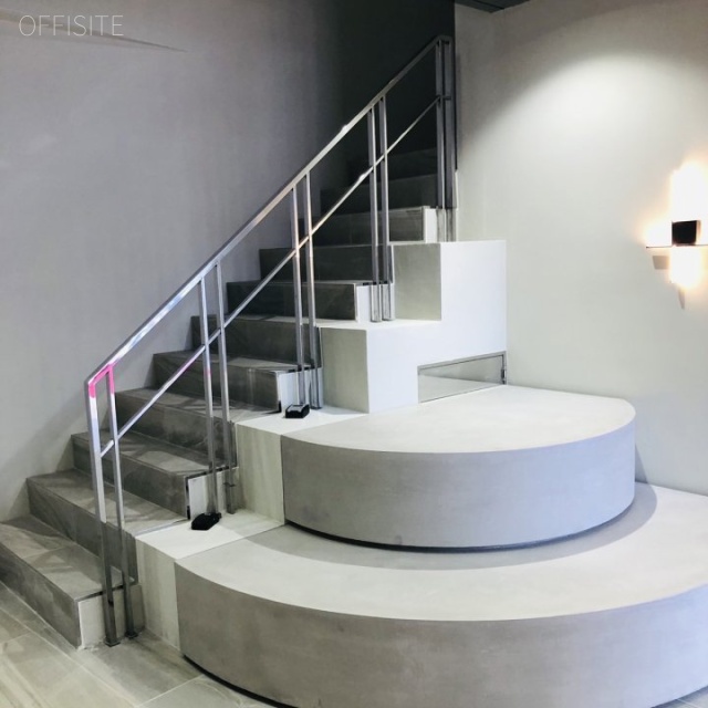 新宿ヒロセビル エントランス