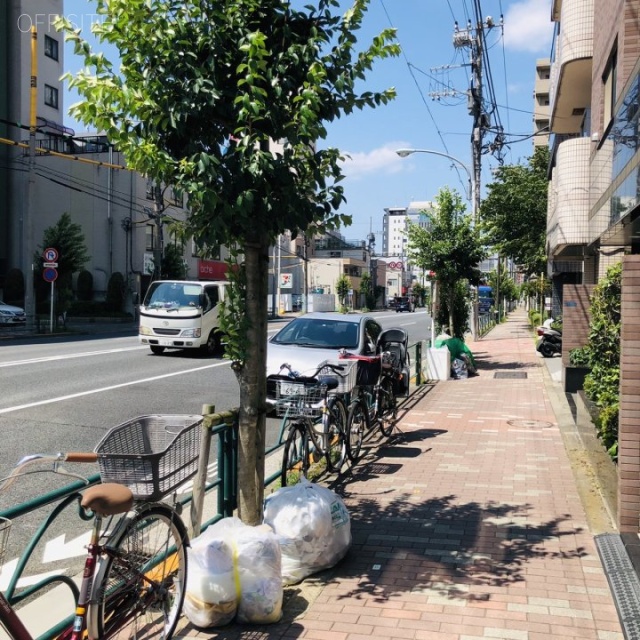 長谷川ビル ビル前面道路