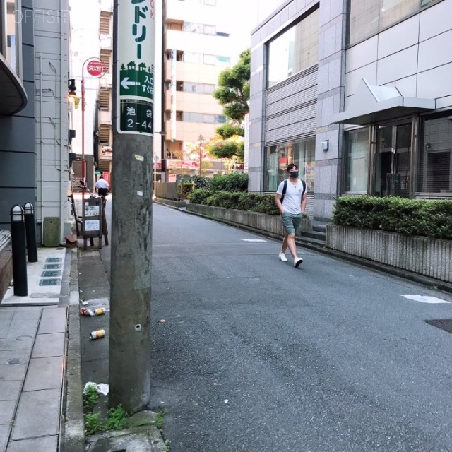 KTSビル ビル前面道路