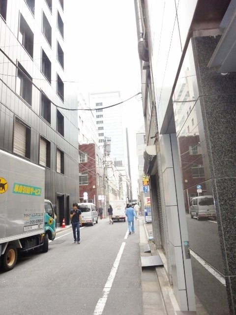 日本橋室町ビル　ビル前面道路