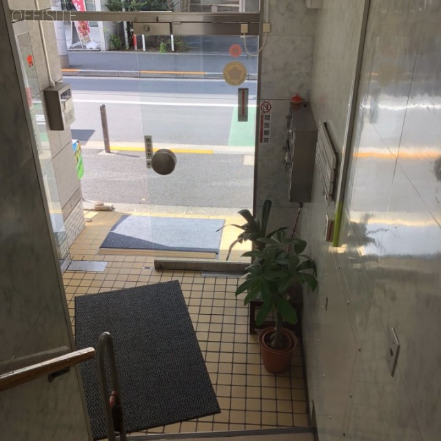 麹町田村ビル エントランス