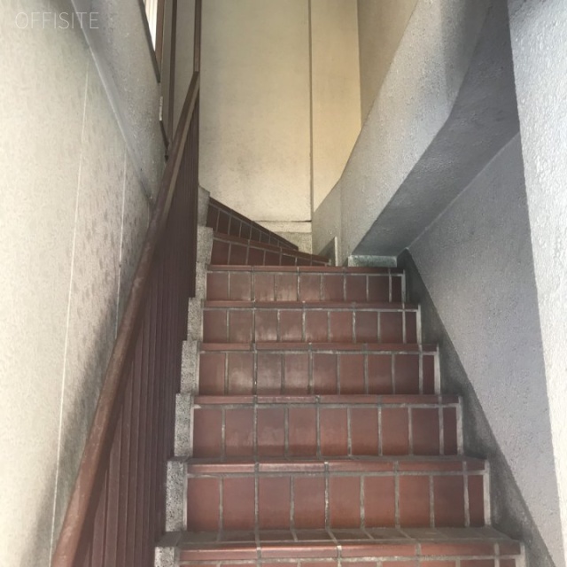東神田ビル　階段