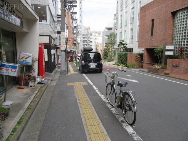 タロービル ビル前面道路