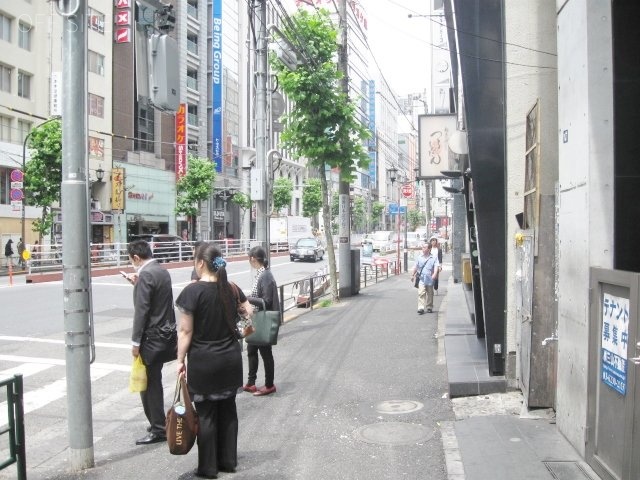 ケントスビル ビル前面道路