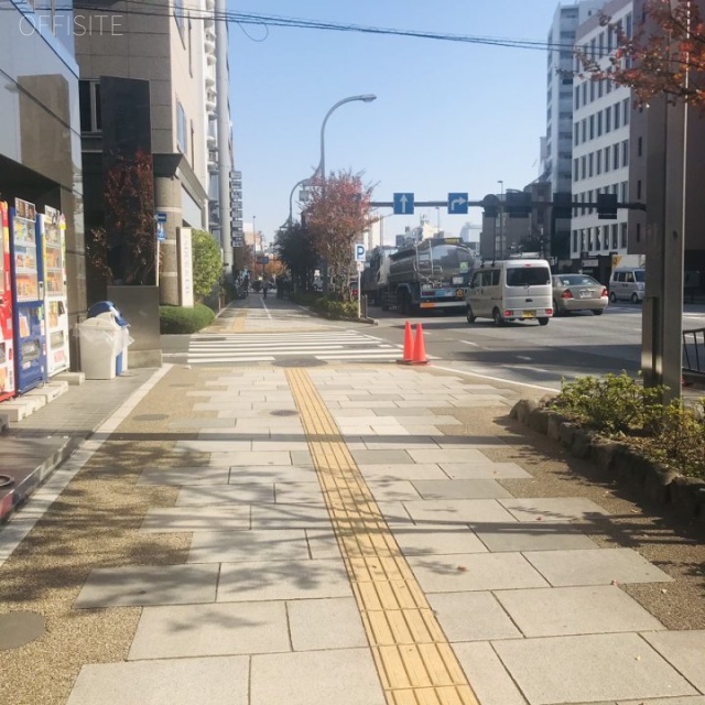 雷門ミハマビル ビル前面道路