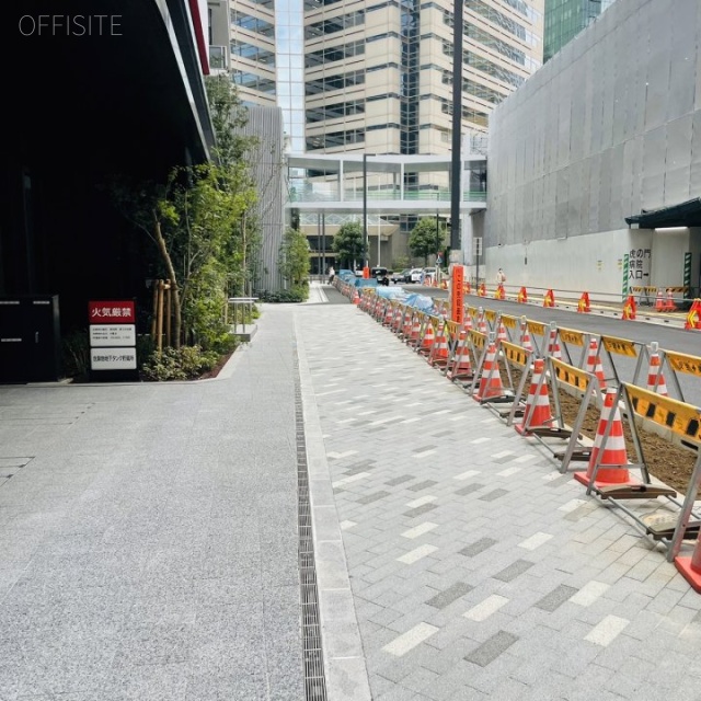 日本消防会館 前面歩道