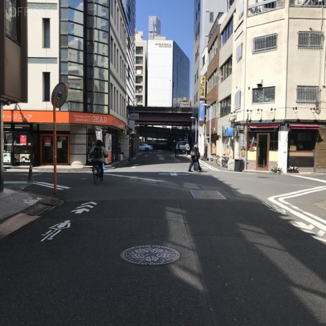 小宮山ビル ビル前面道路