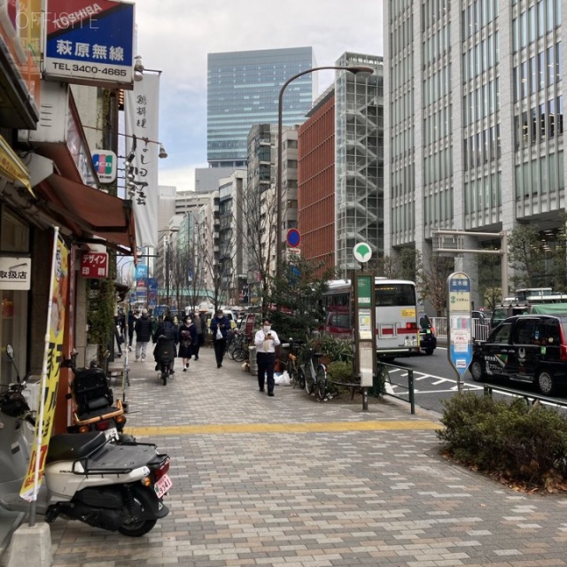 パールビル ビル前面道路