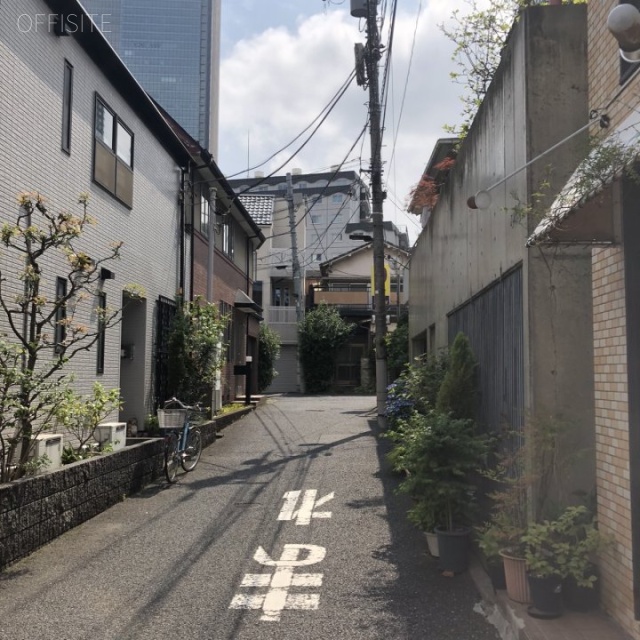 赤坂ミツワアビルネックス ビル前面道路