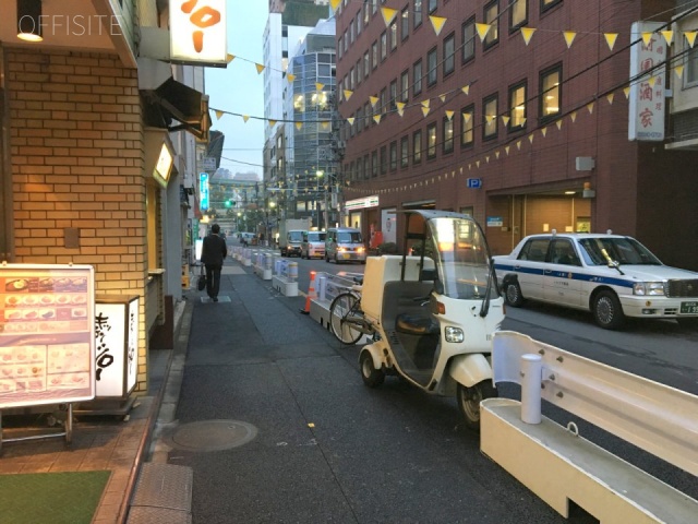 虎ノ門マスターズビル ビル前面道路