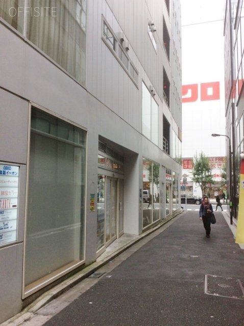 新三ビル ビル周辺道路