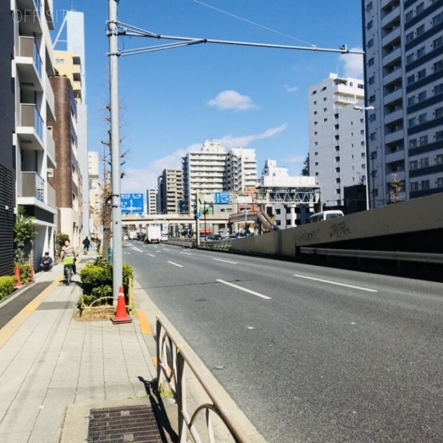 小泉ビル ビル前面道路